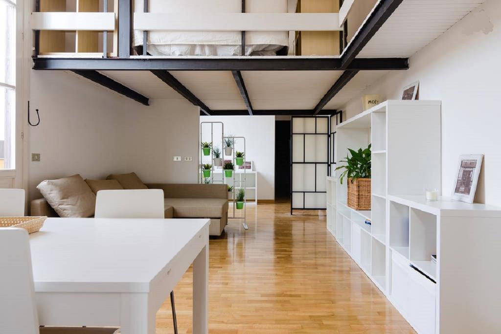 V12 Design Apartments Милан Номер фото